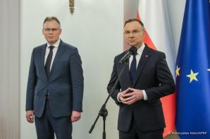 [VIDEO] Odznaczenia państwowe dla autorów i twórców Raportu o stratach wojennych w Pałacu Prezydenckim
