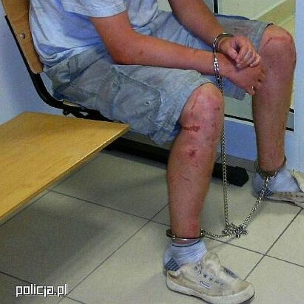 22-letni nożownik, który zaatakował policjanta z Tarnowa zatrzymany! 