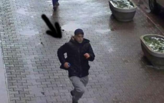Warszawa: To było oszustwo na policjanta! Rozpoznajesz tego mężczyznę?