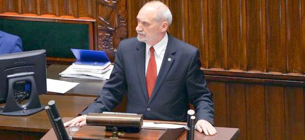Minister Macierewicz w Sejmie: Największe odejścia z armii polskiej w historii w ogóle, w ostatnim 10-leciu miały miejsce w 2010 i 2011 roku