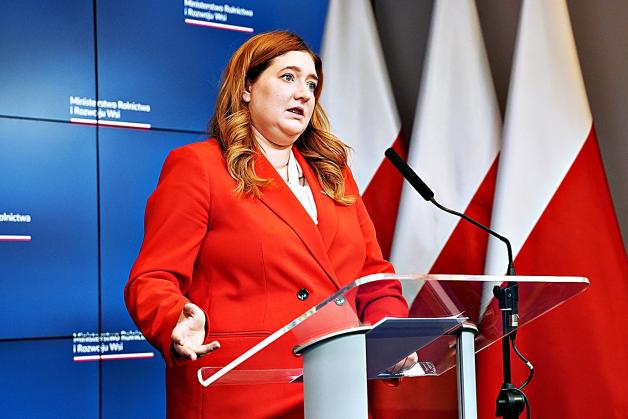 Minister rolnictwa i rozwoju wsi Anna Gembicka, podczas briefingu prasowego, poinformowała o podejmowanych działaniach