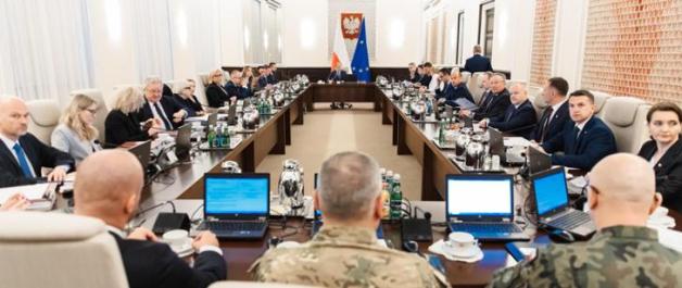 Polska w obliczu napiętej sytuacji na Bliskim Wschodzie: Priorytetem jest budowa
